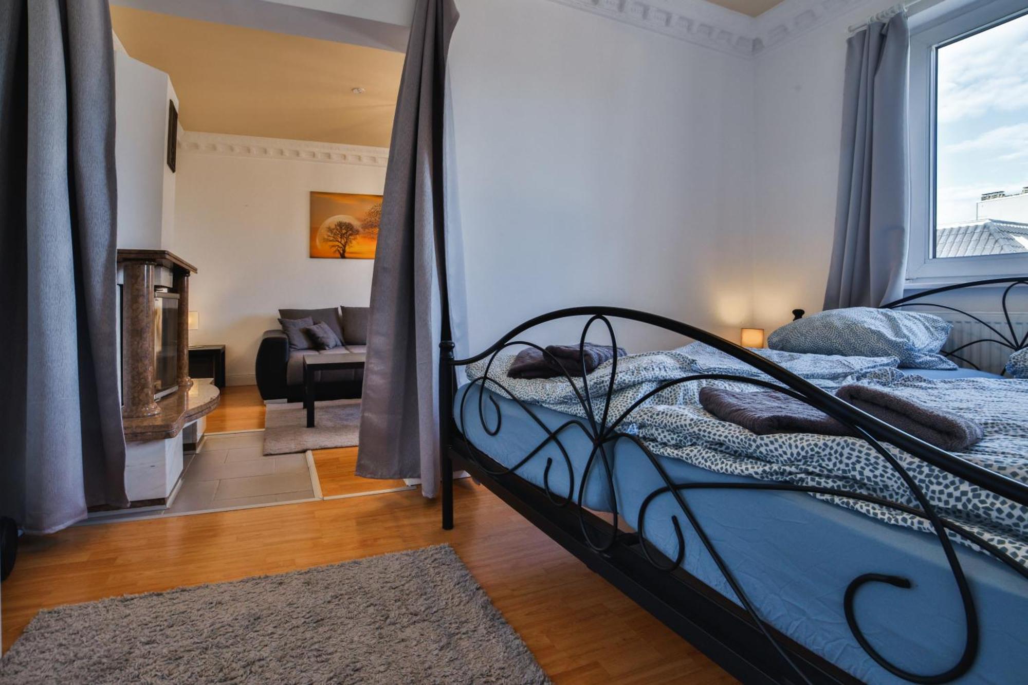 Exklusives Apartment Im Historischen Wohnhaus Mit Kamin, Bad & Viel Platz Бремерхавен Екстериор снимка