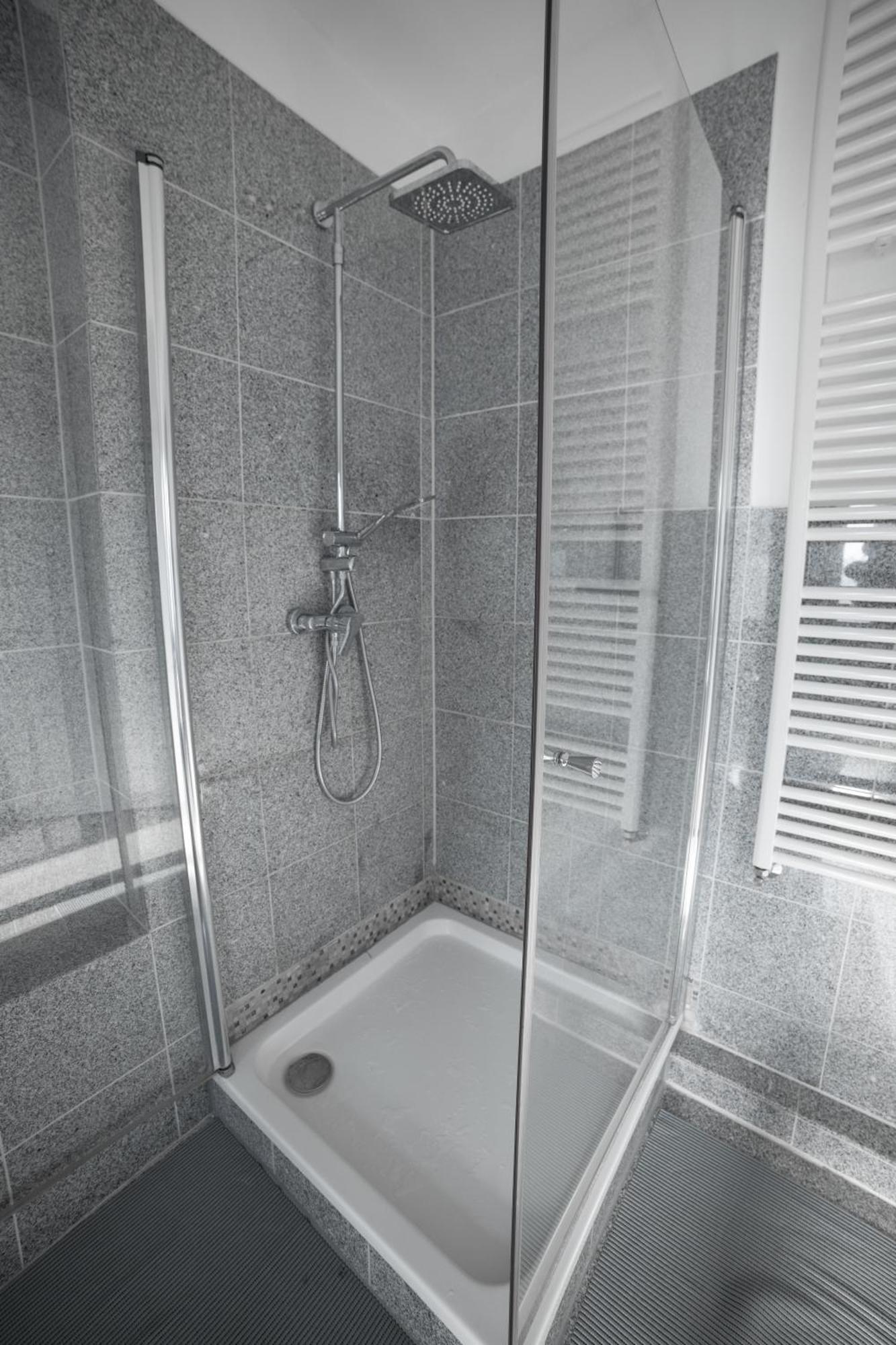 Exklusives Apartment Im Historischen Wohnhaus Mit Kamin, Bad & Viel Platz Бремерхавен Екстериор снимка